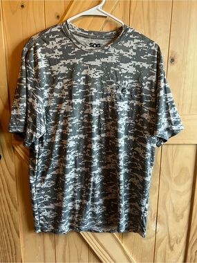 SOG Knives & Tools Digital Camo Short-Sleeve Performance Tee Size L Hunting Camp